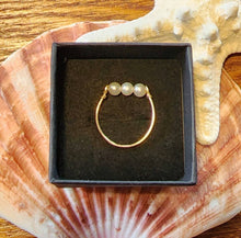 Load image into Gallery viewer, 10k Solid Yellow Gold AAA 3x 4mm White Freshwater Pearl Bead Wire Work Line Ring sz 8 Right Hand Statement Spinner Boho Beach Layering Stack