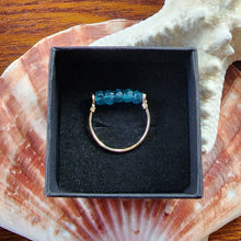 Load image into Gallery viewer, 10k Solid Yellow Gold Neon Blue Apetite Faceted Rondell Bead Wire Work Line Ring sz 6.5 Stacking Spinner Fidget Boho Beach